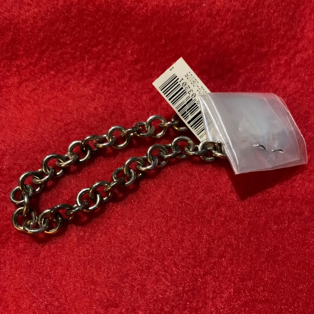 Silver bracelet with engraveable heart charm